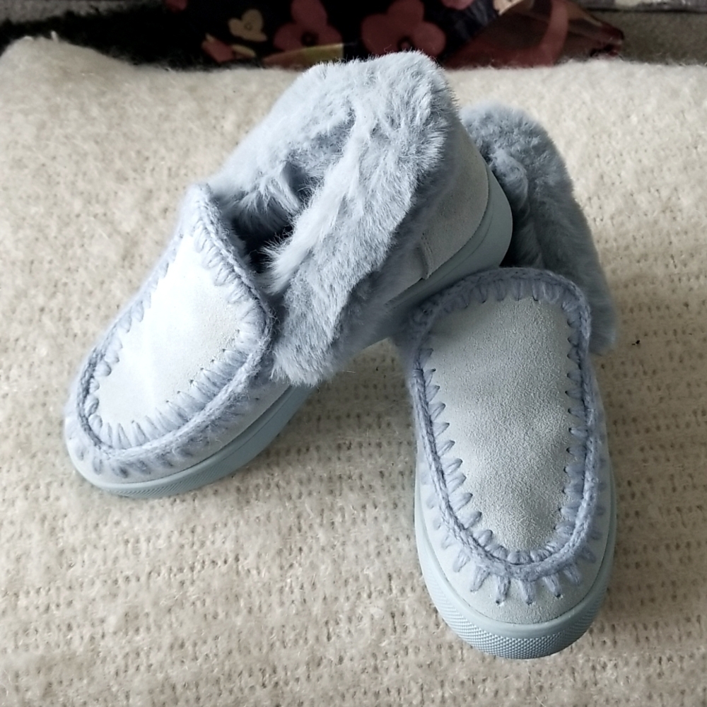 Blondo Aria Suede Faux Fur Slipprrs Baby Blue 6.5